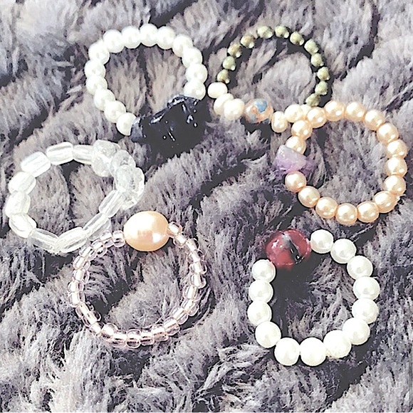 🆕Stylish _CHIC Stretchy Stackable Fashion Rings, Handcrafted By @soul_embellish - Picture 3 of 16